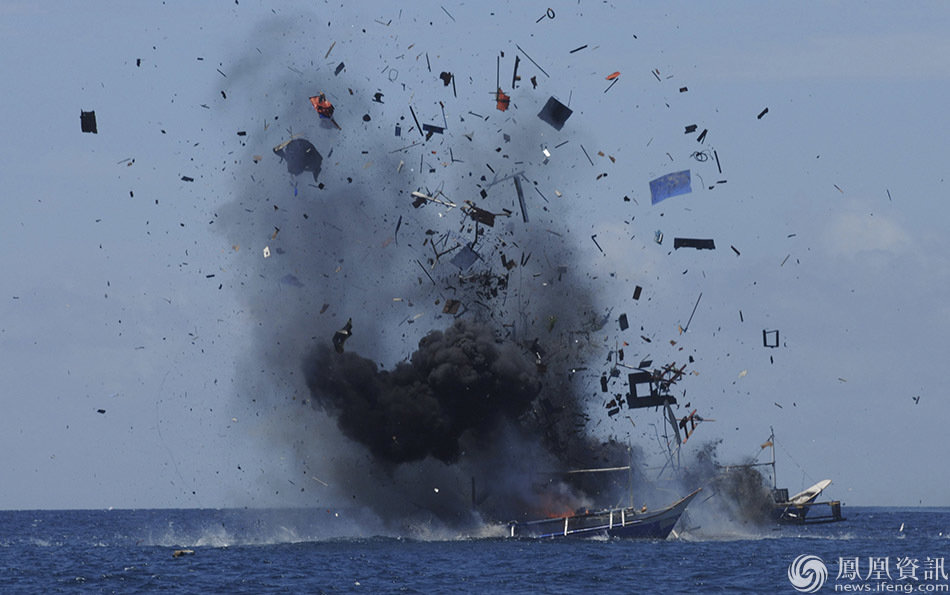 The Indonesian navy scuttles foreign fishing vessels caught fishing illegally in Indonesian waters near Bitung, North Sulawesi May 20, 2015 in the is photo taken by Antara Foto. A total of 19 foreign boats from Vietnam, Thailand, Philippines and one from China were destroyed near Bitung as part of an ongoing crackdown by the Indonesian government on illegal fishing. REUTERS/Fiqman Sunandar/Antara Foto ATTENTION EDITORS - THIS IMAGE HAS BEEN SUPPLIED BY A THIRD PARTY. IT IS DISTRIBUTED, EXACTLY AS RECEIVED BY REUTERS, AS A SERVICE TO CLIENTS. MANDATORY CREDIT. INDONESIA OUT. NO COMMERCIAL OR EDITORIAL SALES IN INDONESIA. FOR EDITORIAL USE ONLY. NOT FOR SALE FOR MARKETING OR ADVERTISING CAMPAIGNS