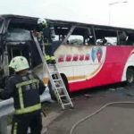 台桃园机场游览车撞路边栏杆起火 大陆旅游团26人伤亡