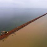 湖北第二大湖隔堤成功爆破 正式破垸分洪