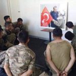 土耳其政变士兵被迫盯总统画像数小时进行反思