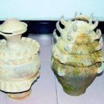老人自家附近挖出两“魂瓶”,上交给国家获得800元奖励