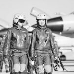 歼-10首批女飞行员余旭在飞行训练中不幸牺牲