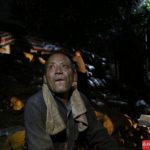 深市民一夜买光老人32吨土豆